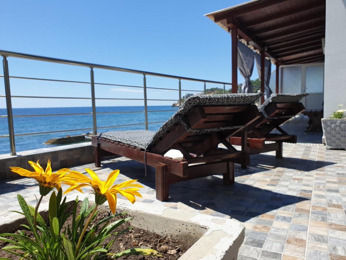 Holiday House Kruce Улцин Екстериор снимка