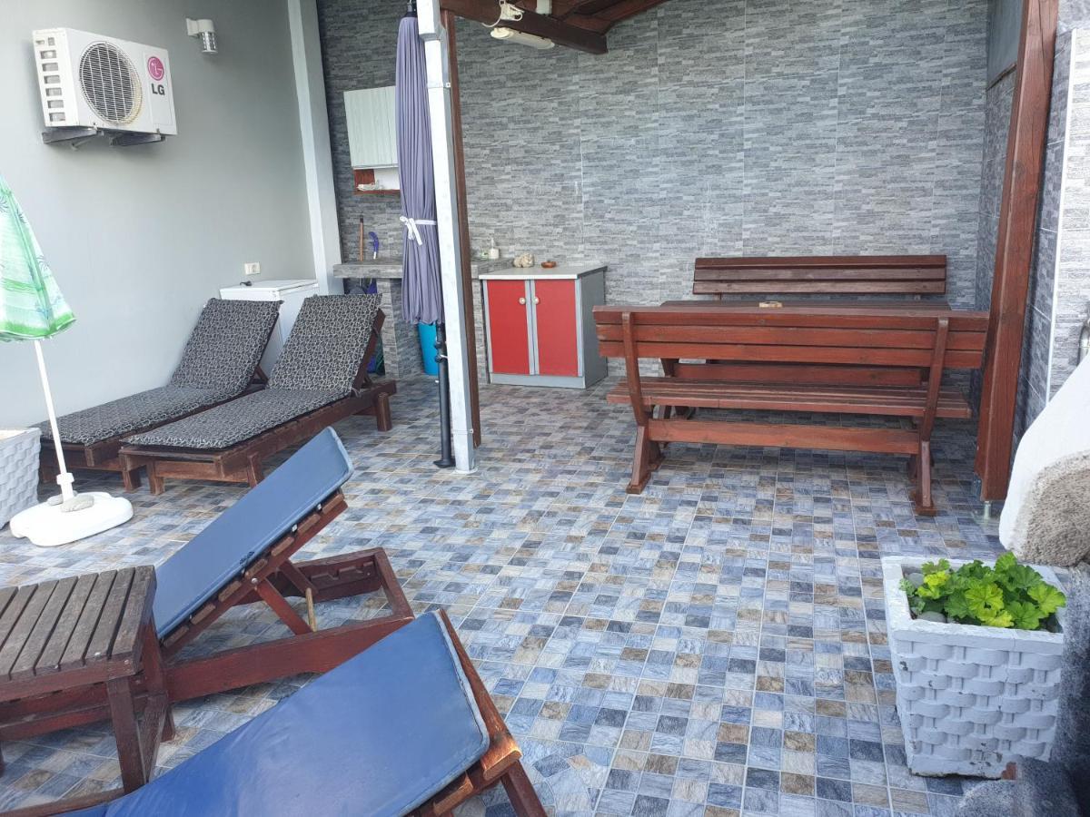 Holiday House Kruce Улцин Екстериор снимка