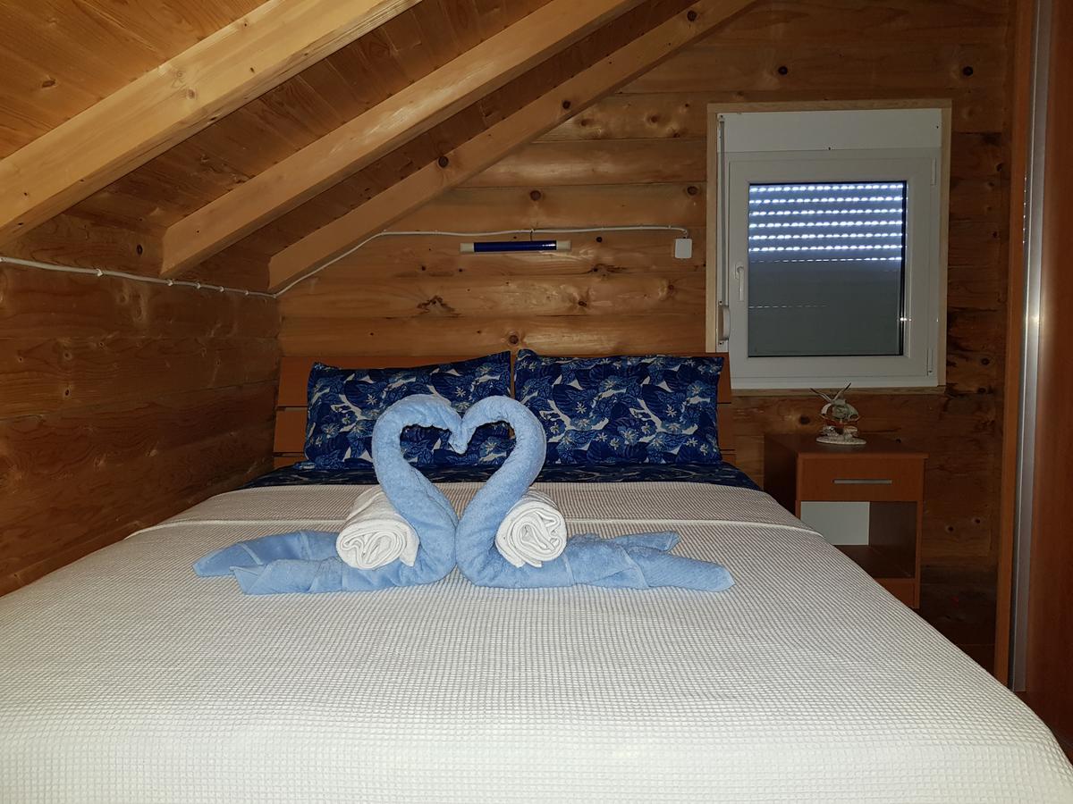 Holiday House Kruce Улцин Екстериор снимка