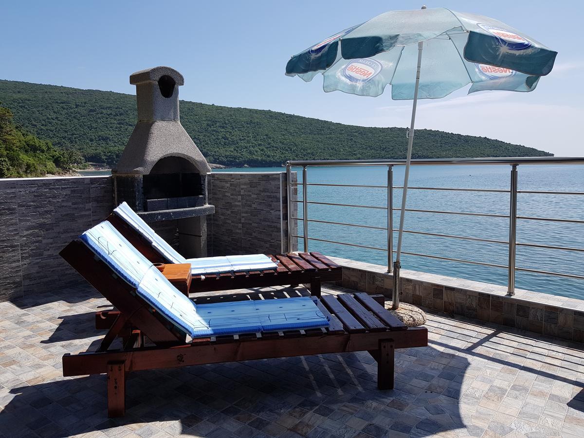 Holiday House Kruce Улцин Екстериор снимка